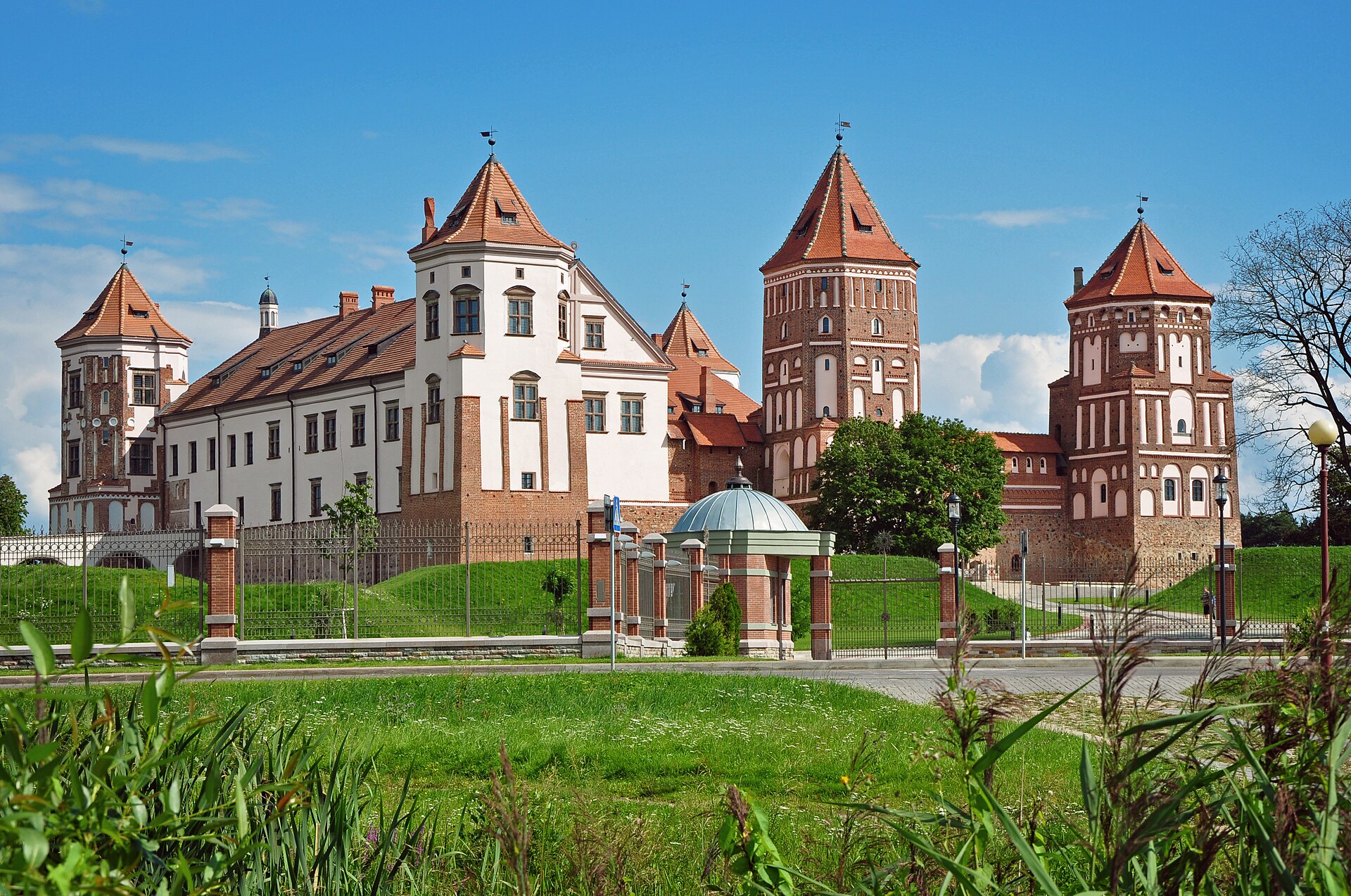 Mir Castle